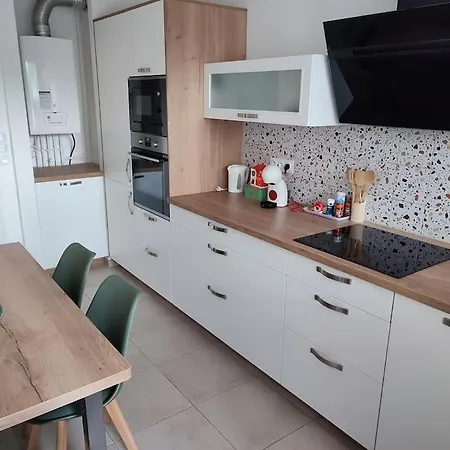 Neuf, Vue Sur Parc, 5 Minutes à Pied Du Centre Historique Et Piéton *