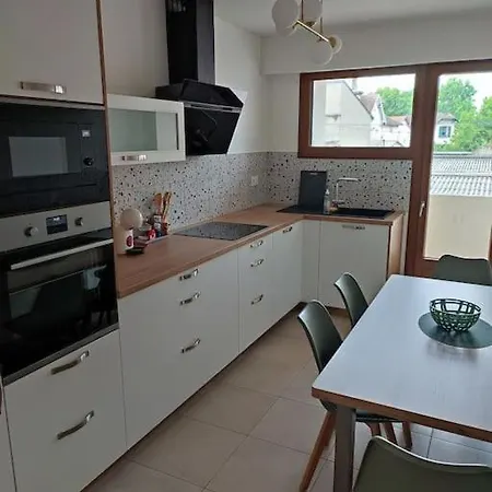 Neuf, Vue Sur Parc, 5 Minutes A Pied Du Centre Historique Et Pieton Apartment *